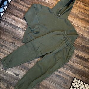 Comfrt Olive Green Women's Hoodie and Jogger Set